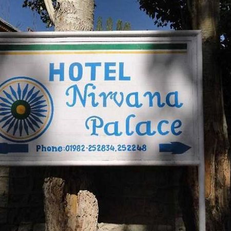 Hotel Nirvana Palace Лех Екстериор снимка